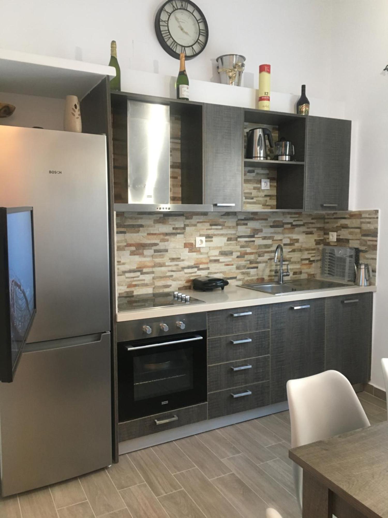 Modern & Comfortable House In The City Center إرموبولّي المظهر الخارجي الصورة